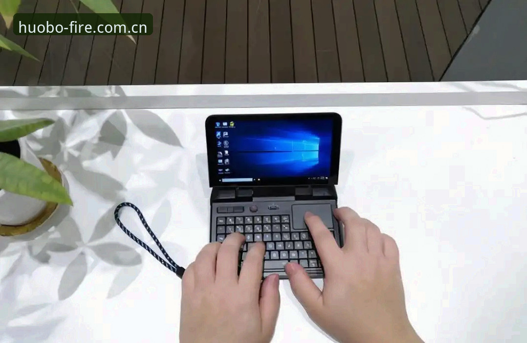 PC客户端与手机版：火博体育必备的两种使用方式，哪个更适合你？